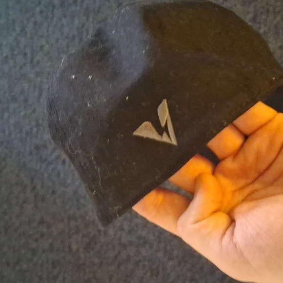 Oakley hat - Picture 3 of 4